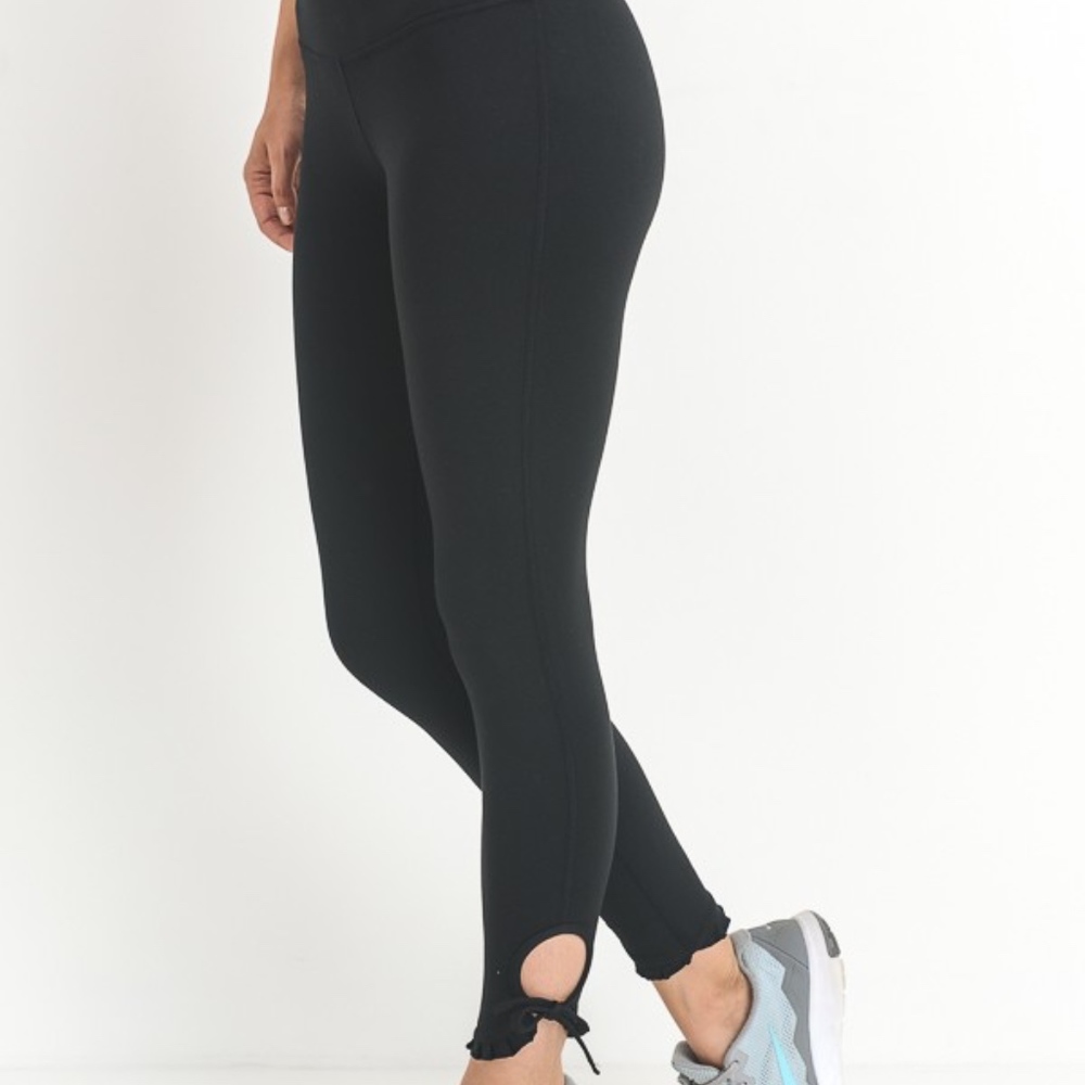 Mono B black legging high waisted  7/8  ruffle hem